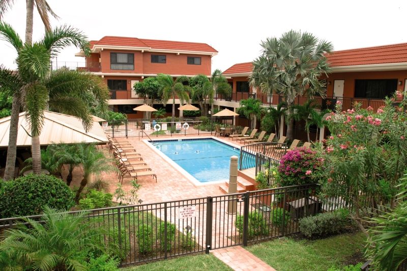 Away Inn Lauderdale-by-the-Sea Exterior foto